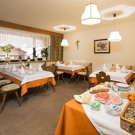 Ciasa Iris Hotel Colfosco Ngoại thất bức ảnh