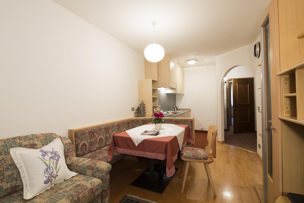 Ciasa Iris Hotel Colfosco Ngoại thất bức ảnh