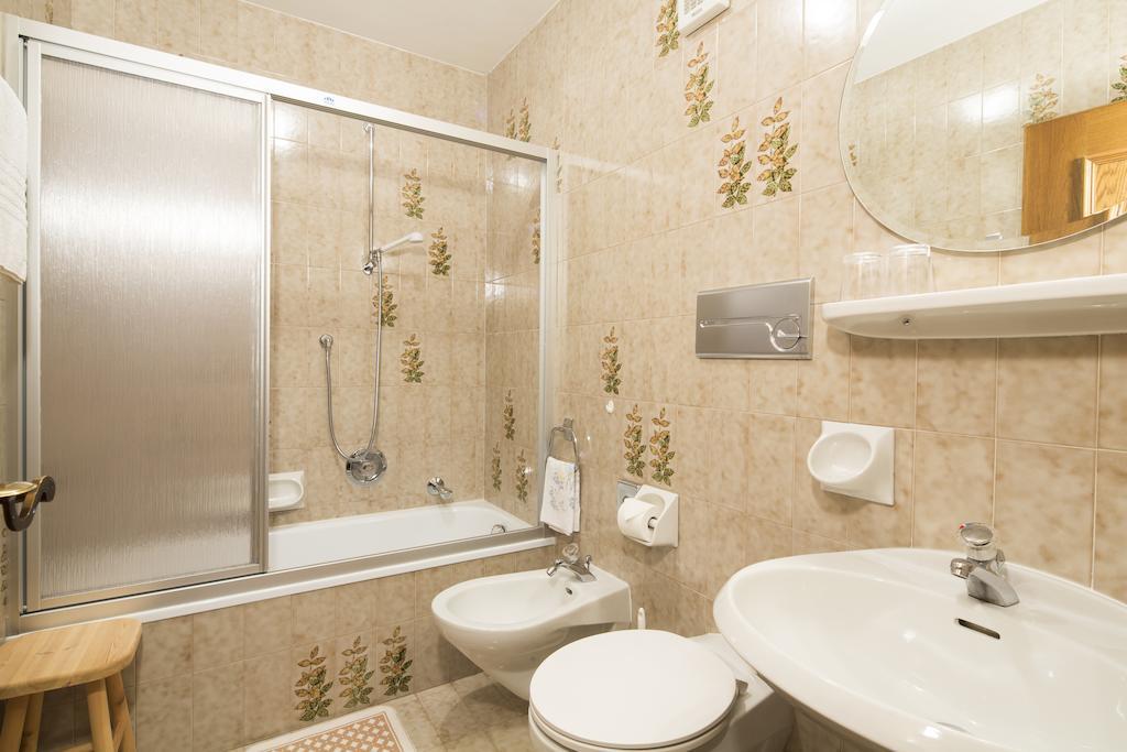 Ciasa Iris Hotel Colfosco Phòng bức ảnh