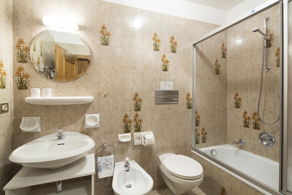 Ciasa Iris Hotel Colfosco Ngoại thất bức ảnh