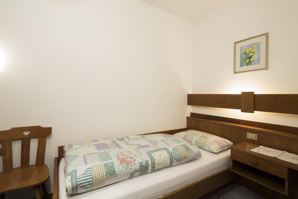 Ciasa Iris Hotel Colfosco Phòng bức ảnh