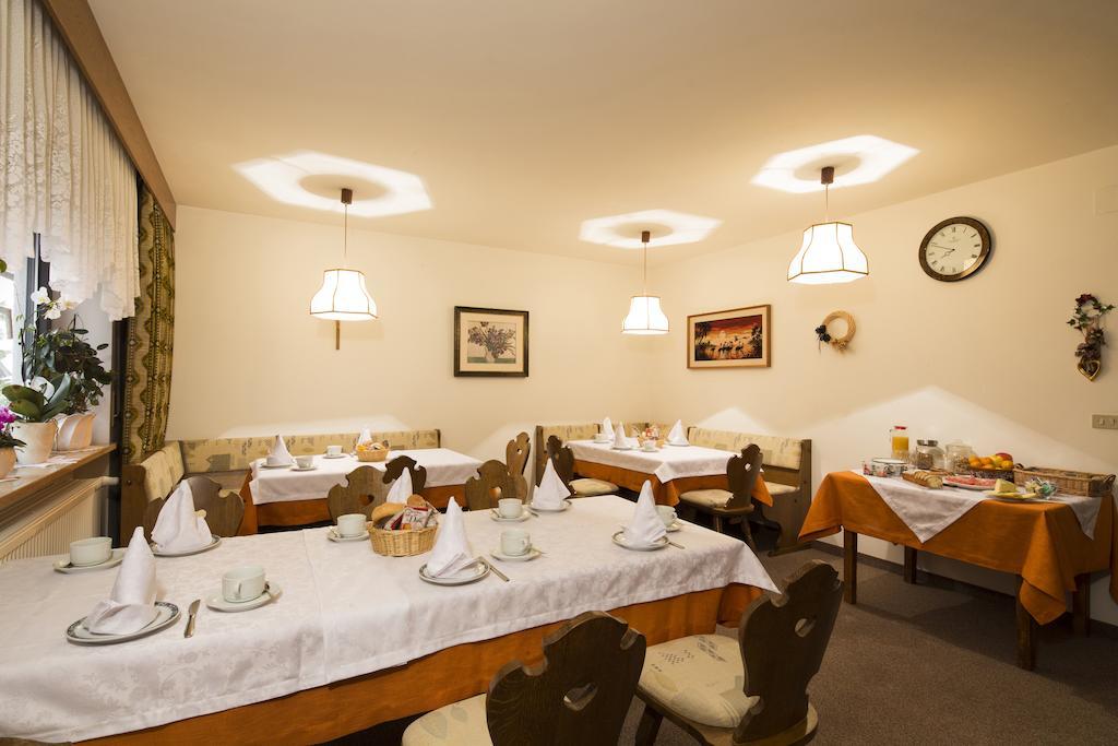 Ciasa Iris Hotel Colfosco Ngoại thất bức ảnh